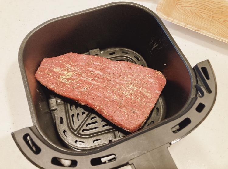 COSORIでローストビーフを焼くところ