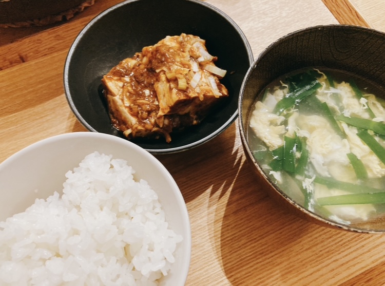 麻婆豆腐とごはんとスープ