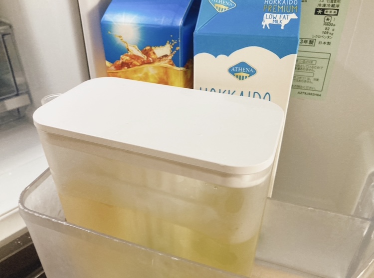 タワー棚に入れられる冷水筒を冷蔵庫のドアポケットに入れたところ