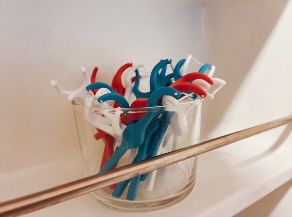 フロス入れとして使うボデガグラス