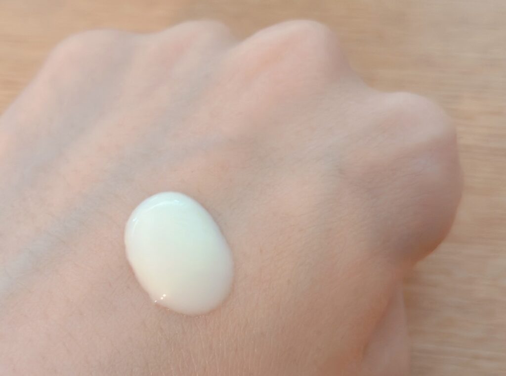 スキンアクア ヒアルロンセラムUVを出したところ